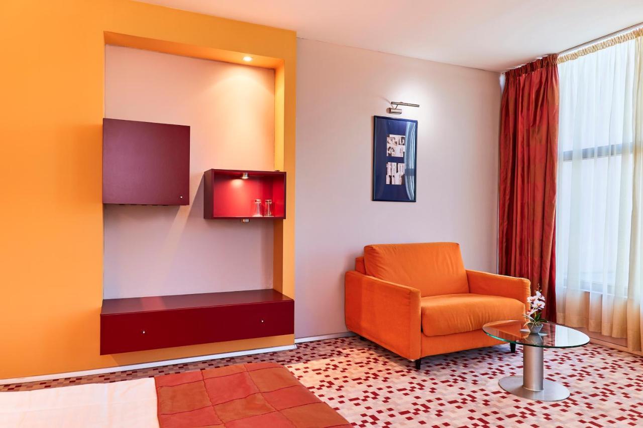 Monet Hotel Plowdiw Exterior foto